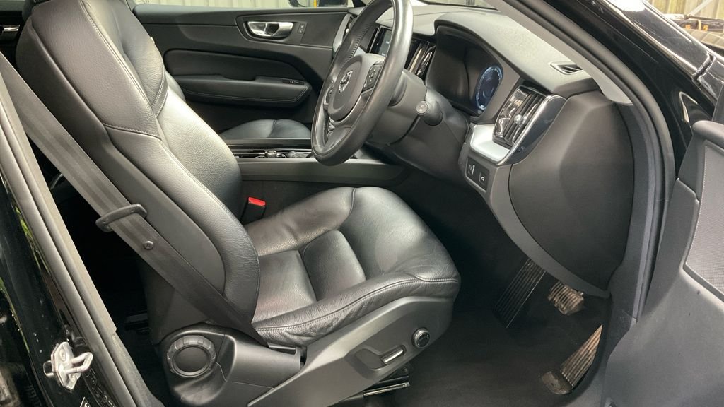 Used Volvo XC60 2019 for sale - 77770971: Photo 3