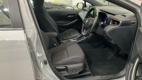 Used Toyota Corolla 2020 for sale - 76223995: Photo 2
