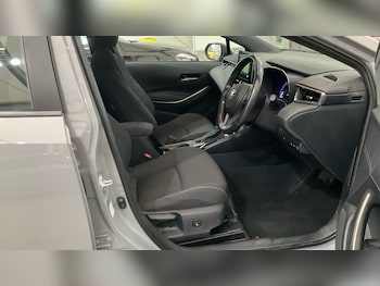 Used Toyota Corolla 2020 for sale - 76223995: Photo 2