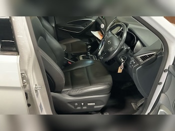 Used Hyundai Santa Fe 2018 for sale - 76430274: Photo