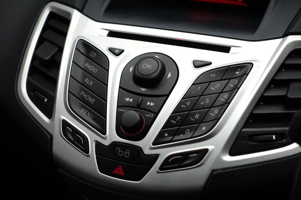 Used Ford Fiesta 2012 for sale - 76617856: Photo 32