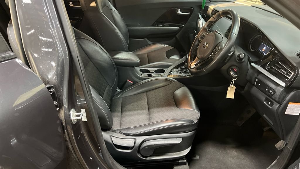 Used Kia Niro 2021 for sale - 76698901: Photo 2