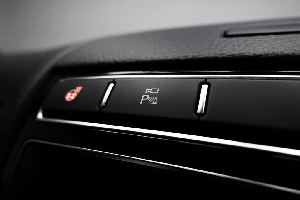 Used Volkswagen Touareg 2017 for sale - 75960659: Photo 43