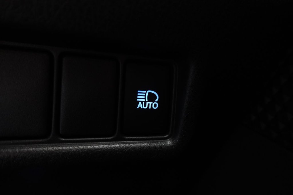 Used Toyota C-HR 2021 for sale - 75896292: Photo 46