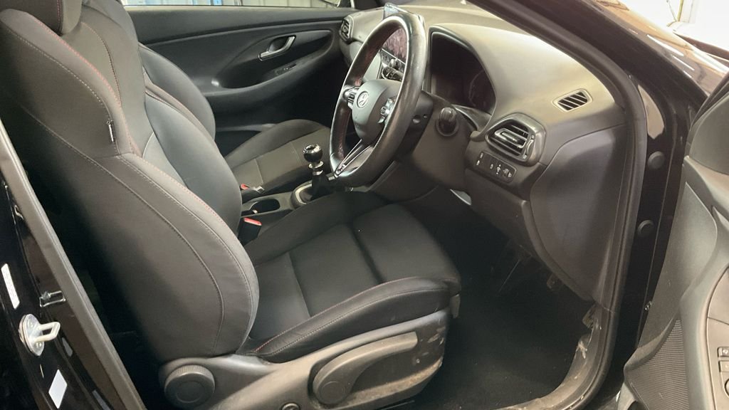 Used Hyundai i30 2021 for sale - 76632402: Photo 2