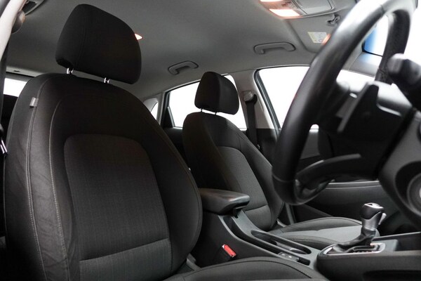 Used Hyundai KONA 2021 for sale - 76132261: Photo 2