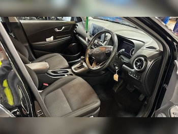 Used Hyundai KONA 2021 for sale - 76132261: Photo 2