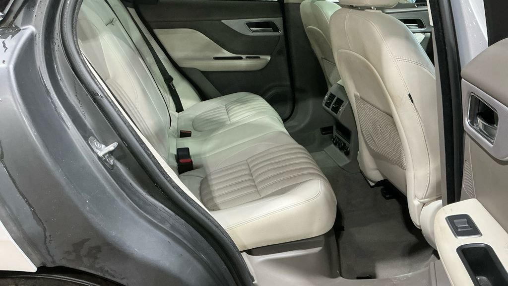 Used Jaguar F-Pace 2019 for sale - 77719817: Photo 8