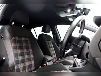 Used Volkswagen Golf 2018 for sale - 76223509: Photo 2