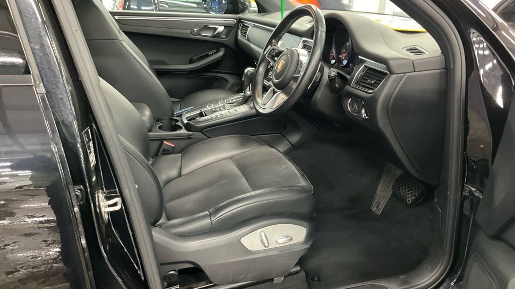 Used Porsche Macan 2018 for sale - 77452171: Photo 3