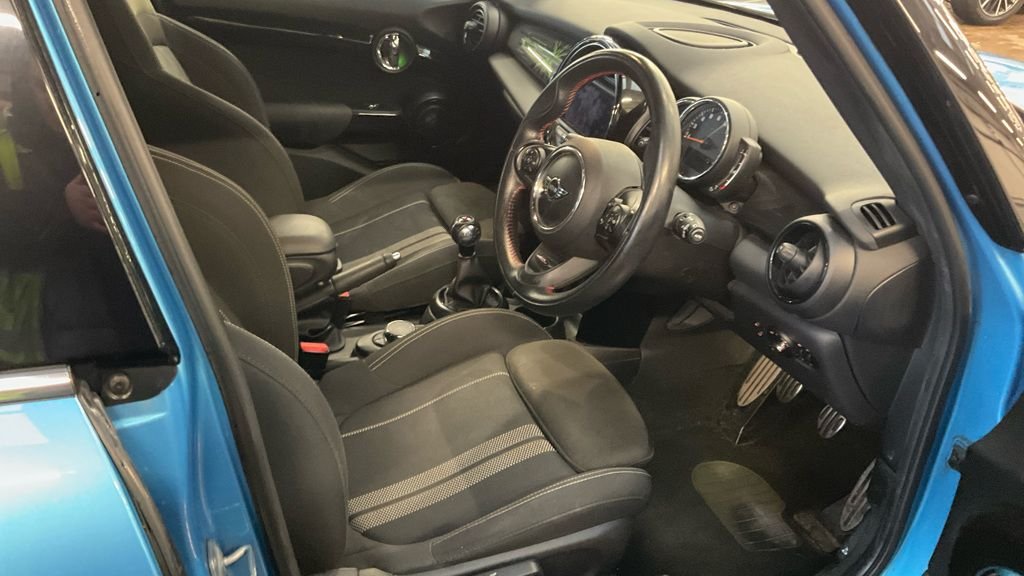 Used MINI Hatch 2019 for sale - 77089175: Photo 3