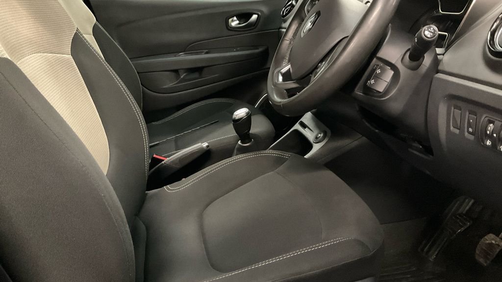 Used Renault Captur 2019 for sale - 76973573: Photo 2