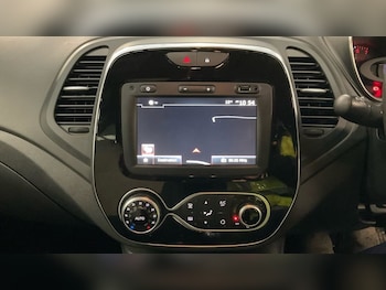 Used Renault Captur 2019 for sale - 76973573: Photo