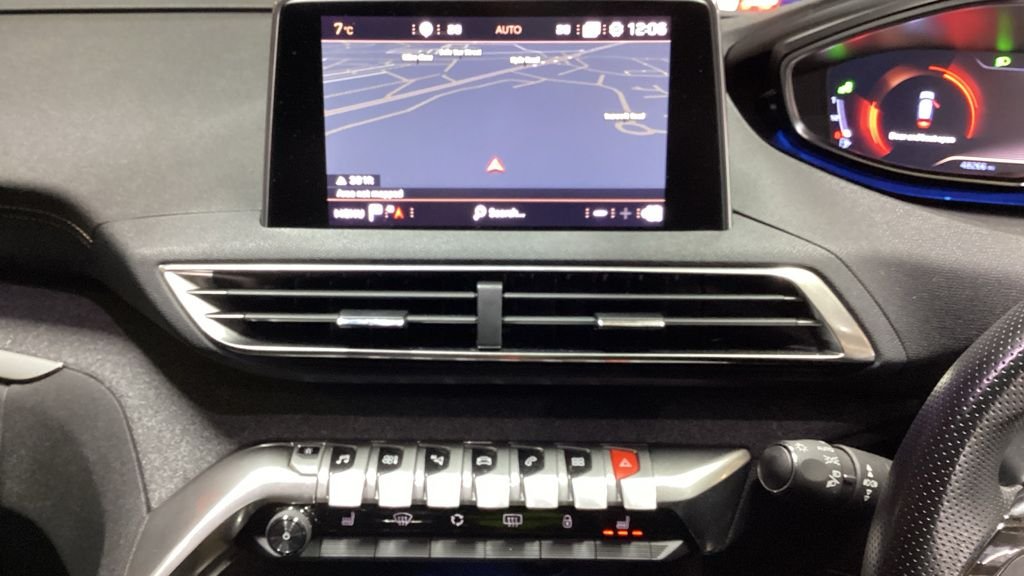 Used Peugeot 3008 2019 for sale - 77080250: Photo 3