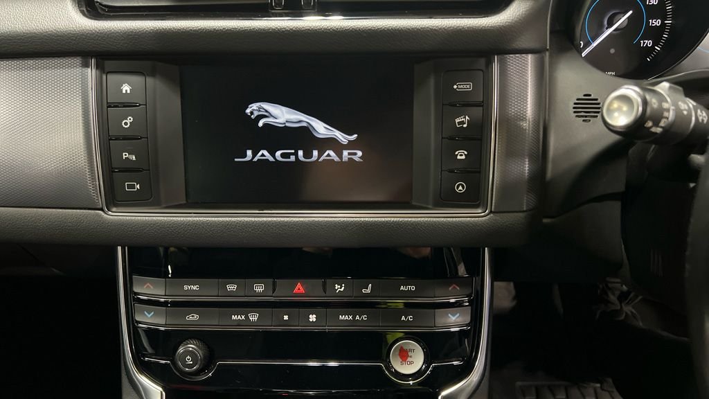 Used Jaguar XF 2018 for sale - 76496505: Photo 3