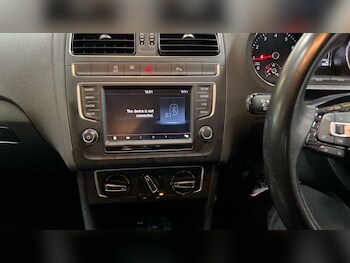 Used Volkswagen Polo 2016 for sale - 76950688: Photo