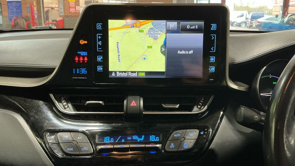 Used Toyota C-HR 2018 for sale - 77227328: Photo 2