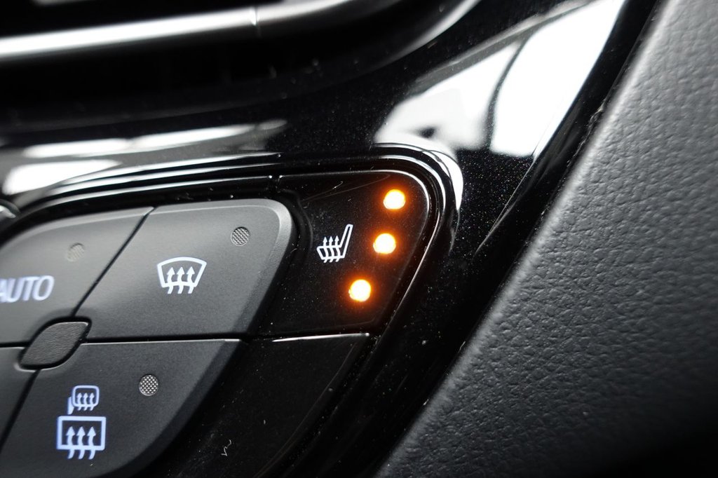 Used Toyota C-HR 2018 for sale - 77227328: Photo 29