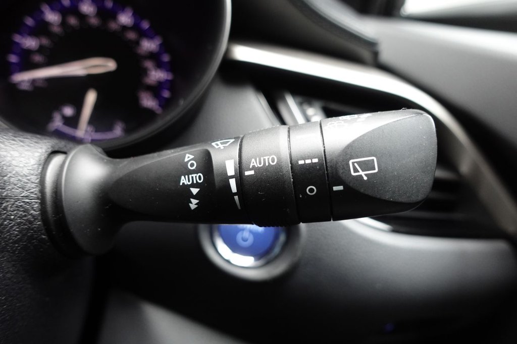 Used Toyota C-HR 2018 for sale - 77227328: Photo 39