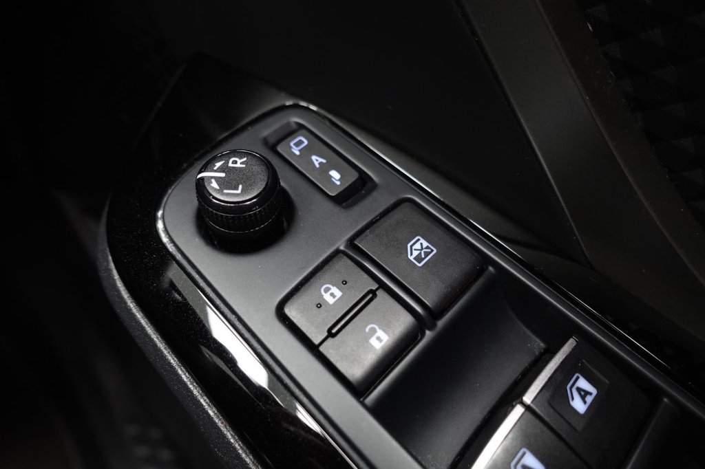 Used Toyota C-HR 2018 for sale - 77227328: Photo 44