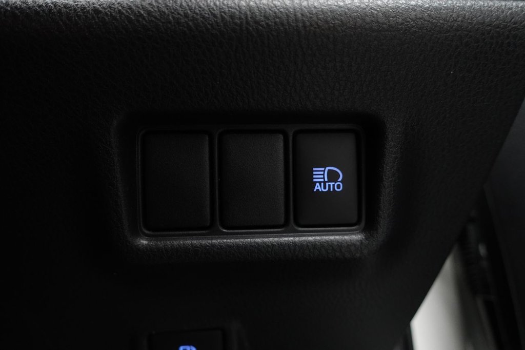 Used Toyota C-HR 2018 for sale - 77227328: Photo 46