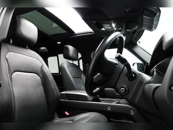 Used Land Rover Defender 110 2022 for sale - 76338525: Photo