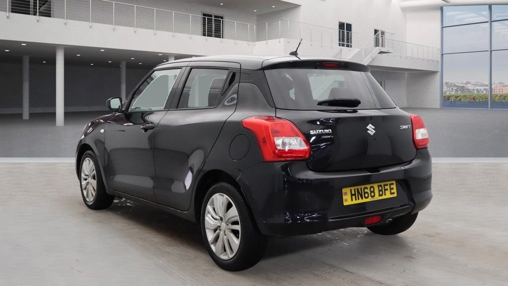 Used Suzuki Swift 2018 for sale - 76396158: Photo 6