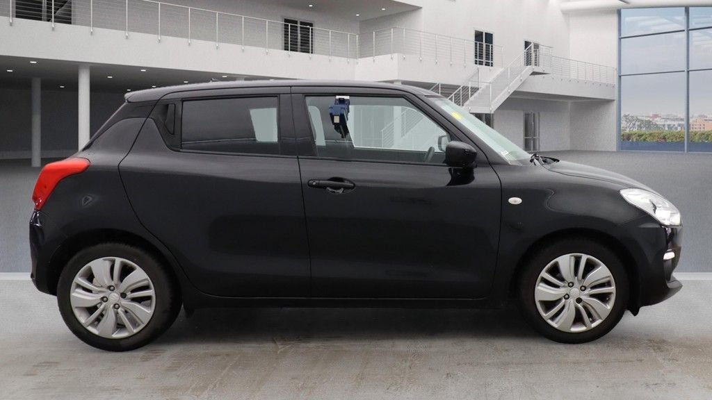 Used Suzuki Swift 2018 for sale - 76396158: Photo 9