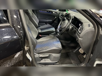 Used Volkswagen T-Roc 2022 for sale - 77037831: Photo