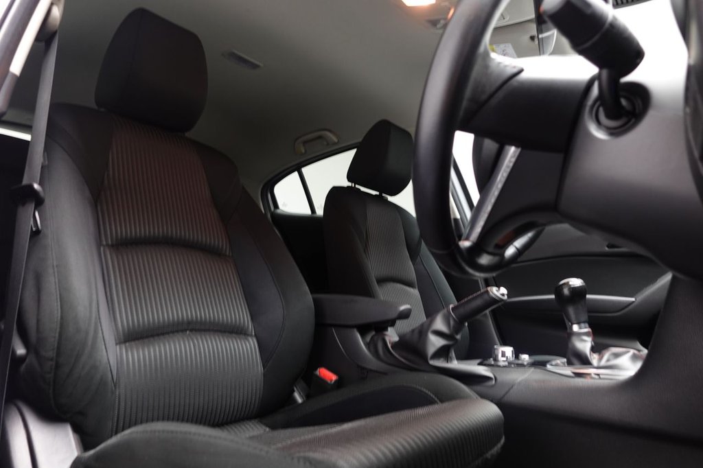 Used Mazda Mazda3 2016 for sale - 76740280: Photo 2