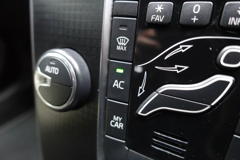 Used Volvo V40 2018 for sale - 77341896: Photo 30