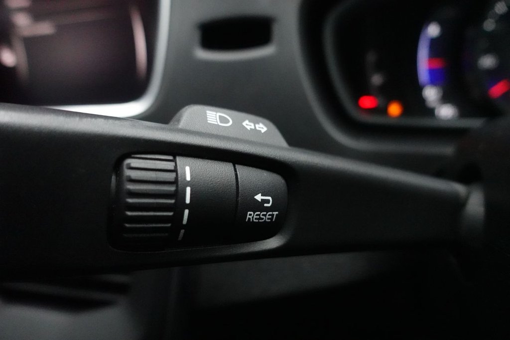 Used Volvo V40 2018 for sale - 77341896: Photo 39