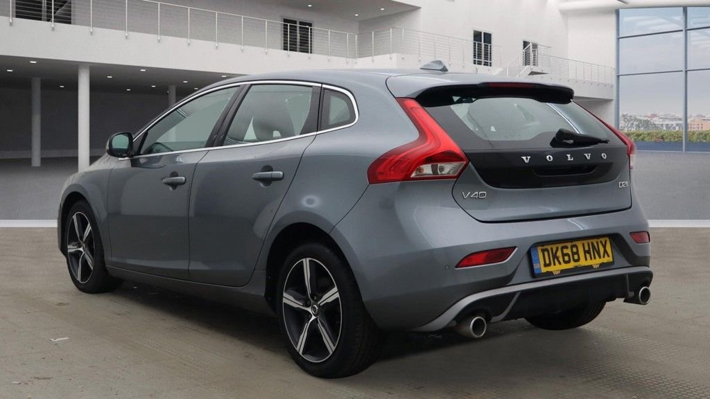 Used Volvo V40 2018 for sale - 77341896: Photo 4