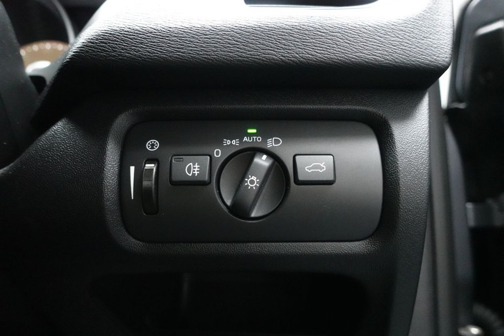 Used Volvo V40 2018 for sale - 77341896: Photo 44