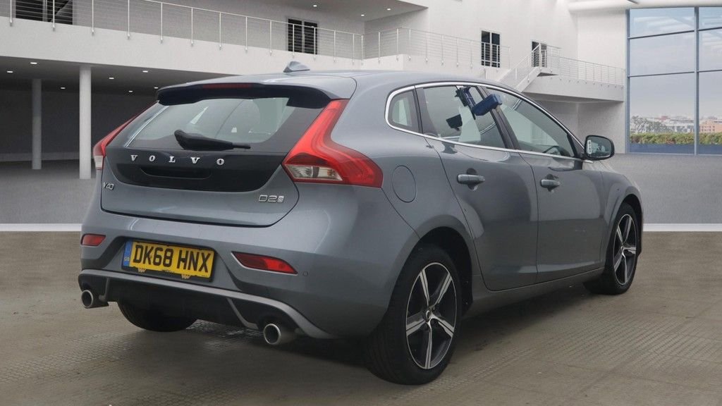 Used Volvo V40 2018 for sale - 77341896: Photo 5