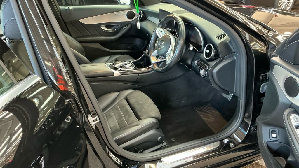 Used Mercedes-Benz C Class 2019 for sale - 78082611: Photo 2