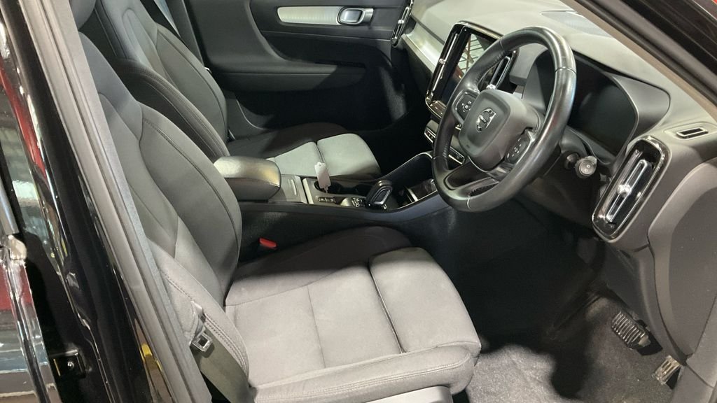 Used Volvo XC40 2020 for sale - 76333933: Photo 2