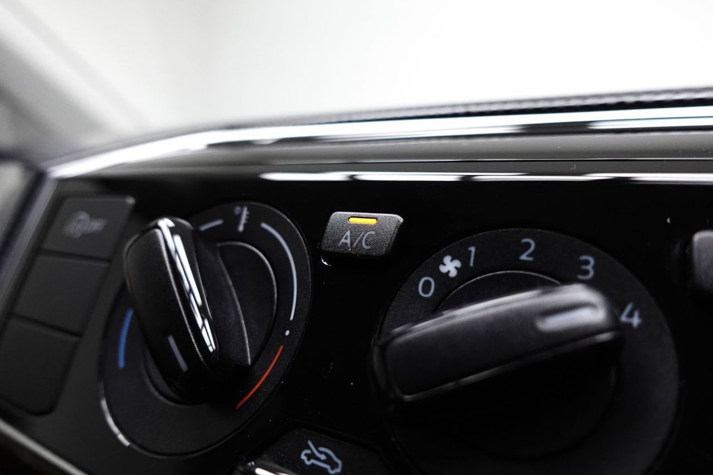 Used Volkswagen up! 2017 for sale - 76323305: Photo 30