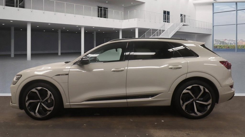 Used Audi e-tron 2021 for sale - 76570543: Photo 11