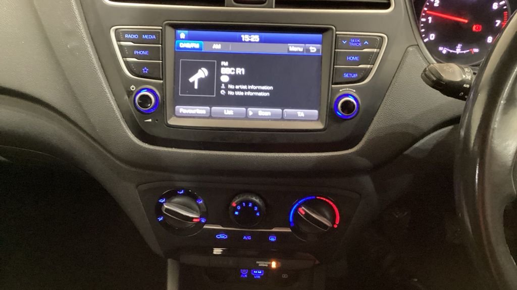 Used Hyundai i20 2019 for sale - 76547038: Photo 2