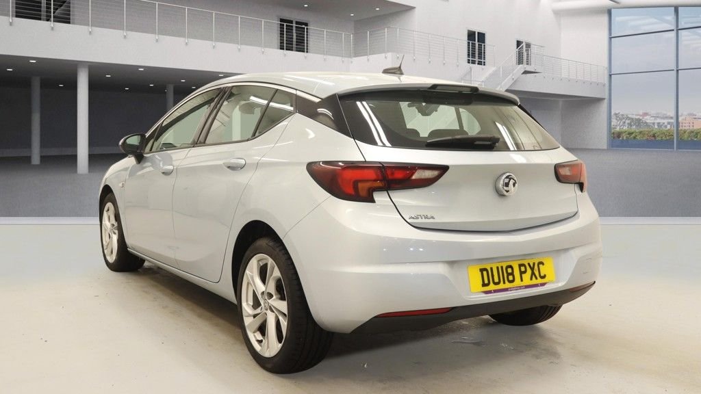 Used Vauxhall Astra 2018 for sale - 77880239: Photo 3