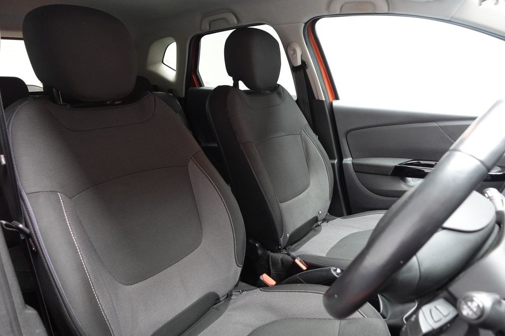 Used Renault Captur 2016 for sale - 77065066: Photo 2