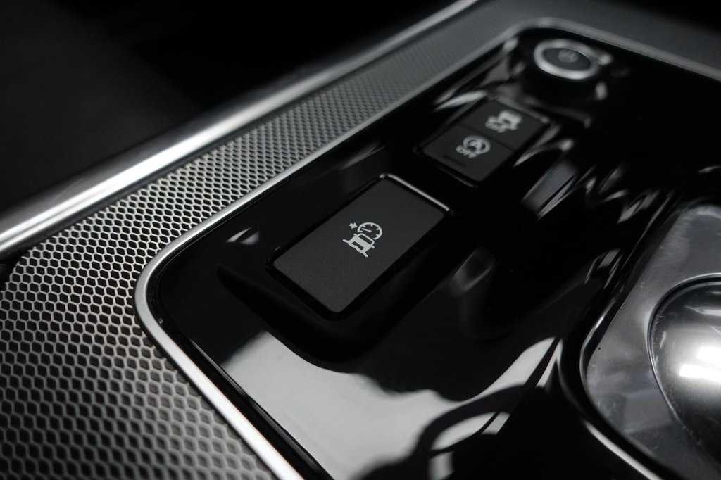 Used Jaguar XE 2019 for sale - 76685868: Photo 44