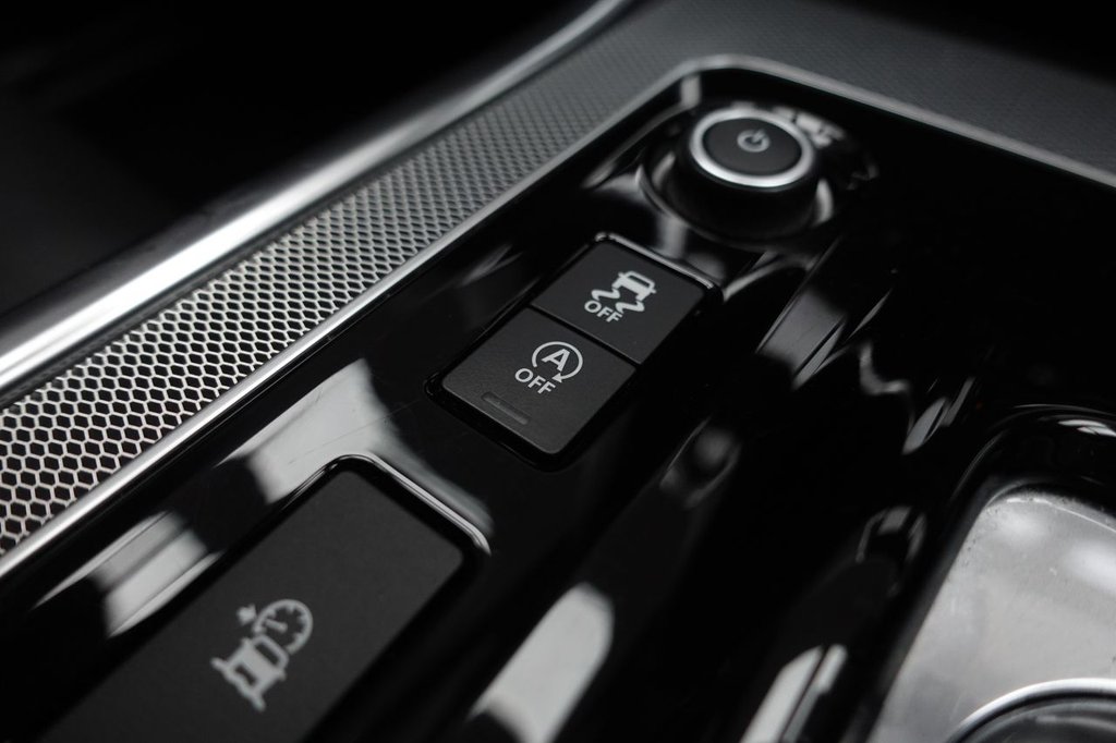 Used Jaguar XE 2019 for sale - 76685868: Photo 45