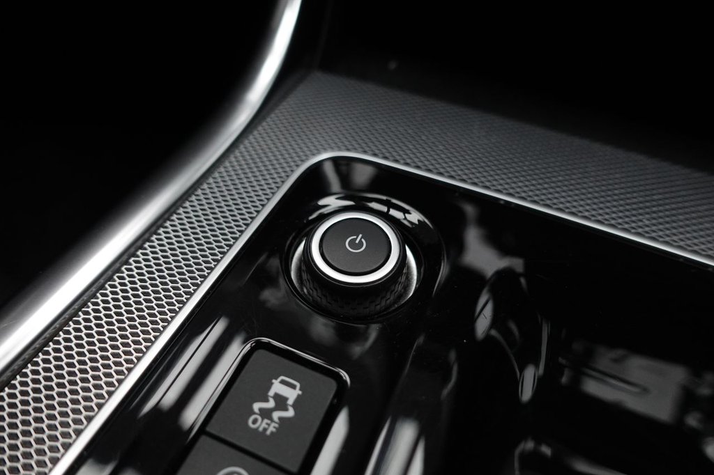 Used Jaguar XE 2019 for sale - 76685868: Photo 46