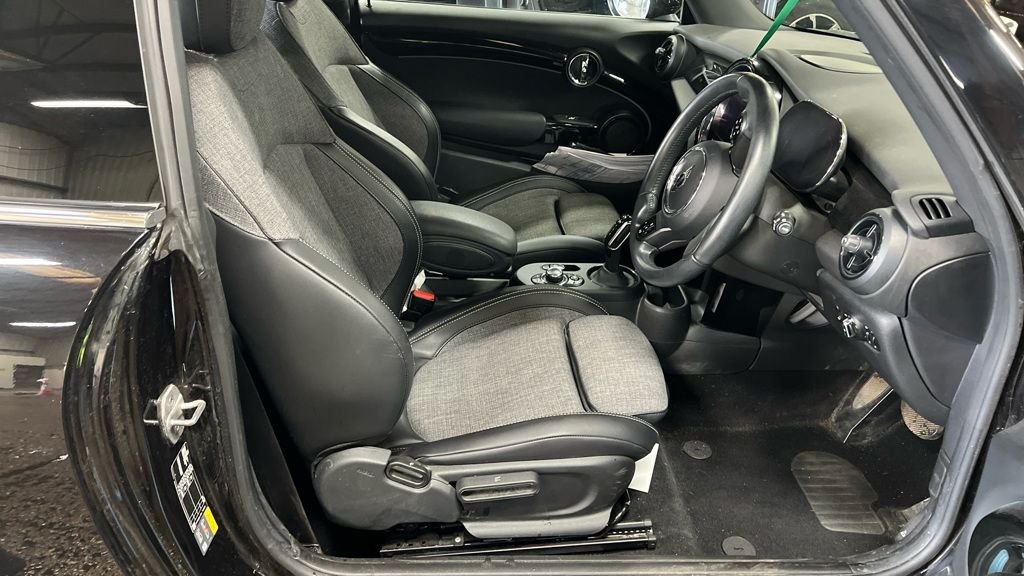 Used MINI Hatch 2021 for sale - 76617490: Photo 2