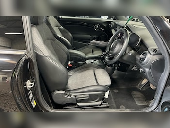 Used MINI Hatch 2021 for sale - 76617490: Photo