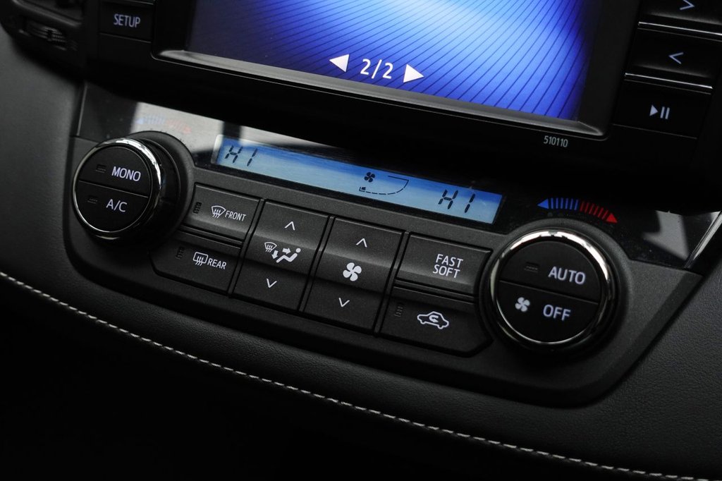 Used Toyota RAV4 2016 for sale - 76368029: Photo 32