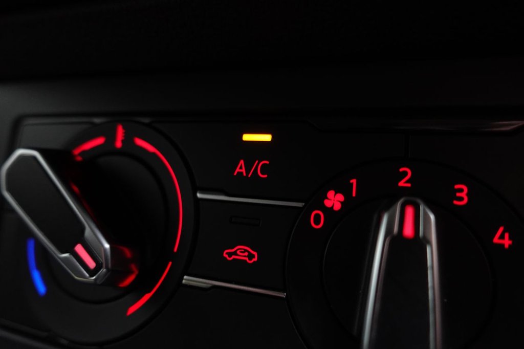 Used Volkswagen Polo 2020 for sale - 76923604: Photo 35