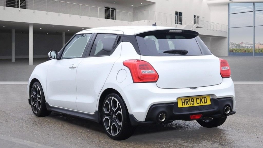 Used Suzuki Swift 2019 for sale - 76740638: Photo 6